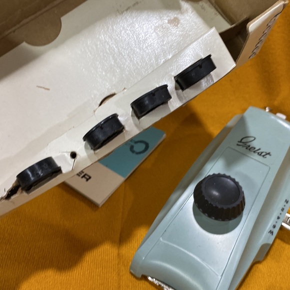 Greist Buttonholer Vintage with Original Box Model #1 - Picture 3 of 16